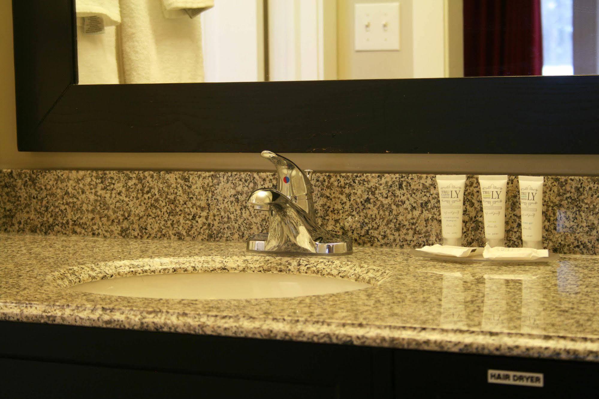 Hotel Moncton Zewnętrze zdjęcie